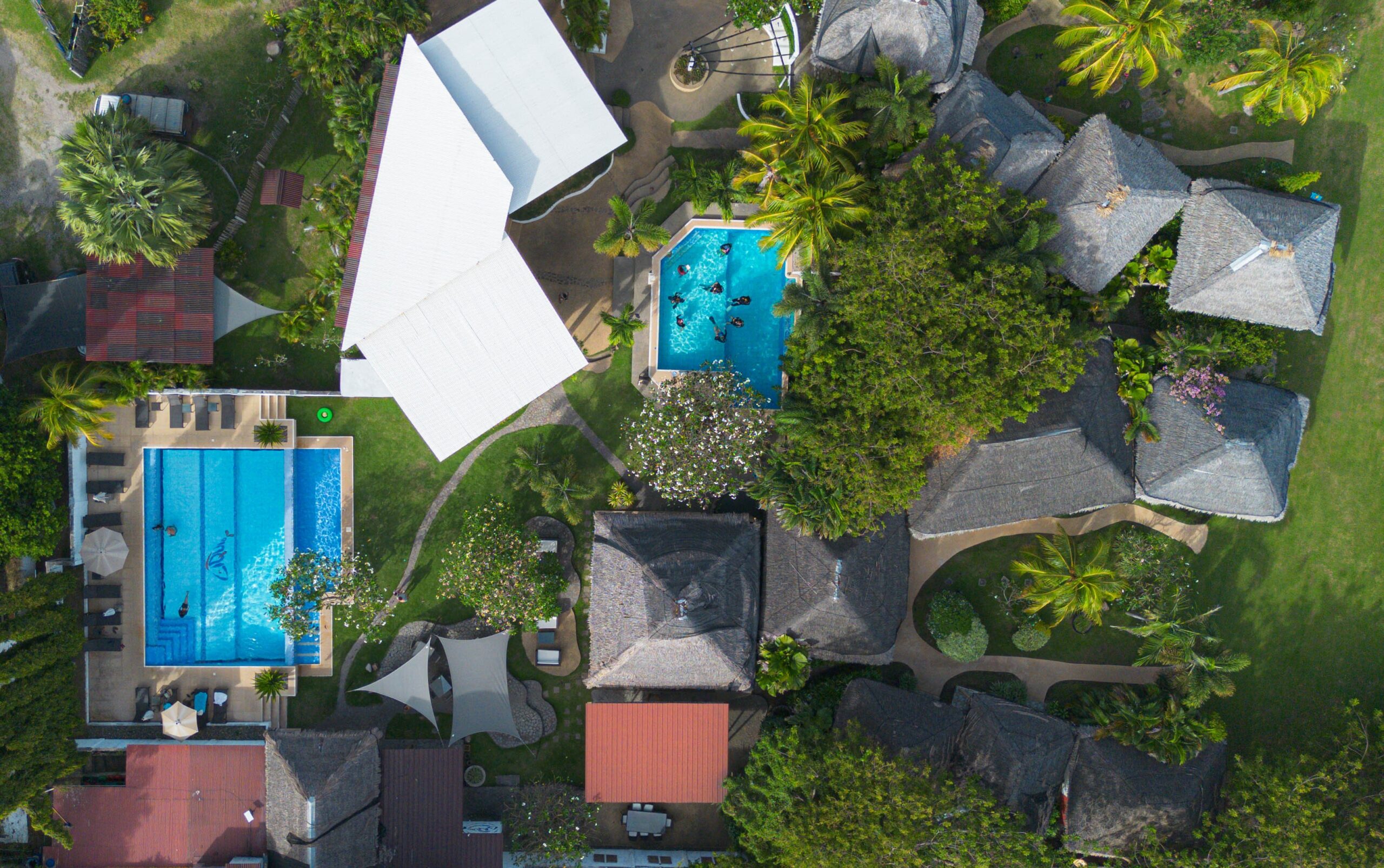 1. resort page main photo